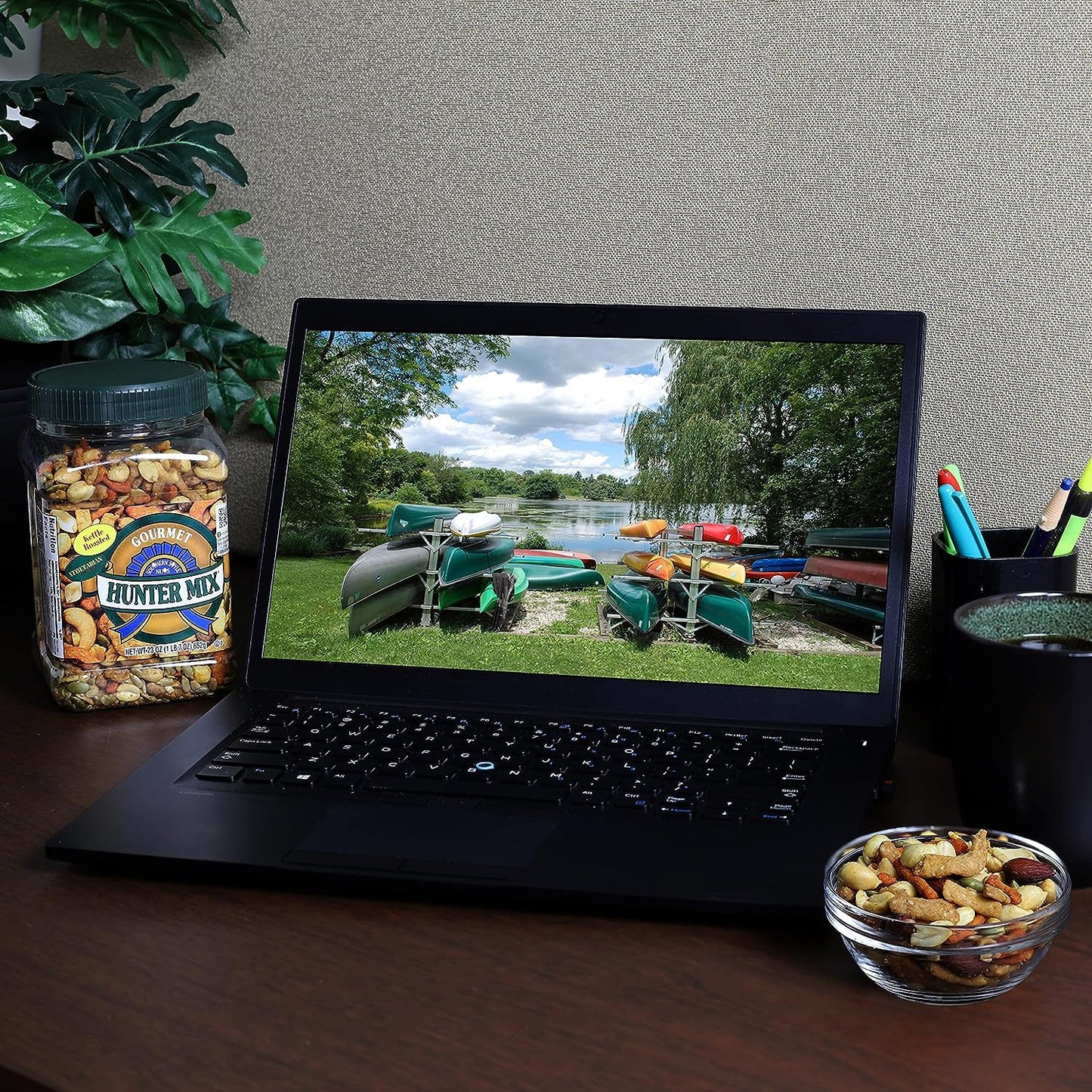 Southern Style Nuts Gourmet Hunter Mix, 23 Ounces, Sesame Sticks, Peanuts, Sunflower Kernels, Almonds, Cashews, and Pepitas-UPStoxs